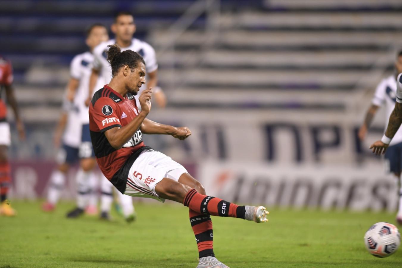 Imagen Sutil definición de Arao para marcar el 1-1 parcial (Photo By Staff Images / CONMEBOL)