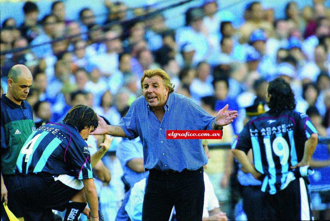 Reinaldo Merlo llegó a un club que no salía campeón de un torneo local hacía 35 años y consiguió romper la mala racha.