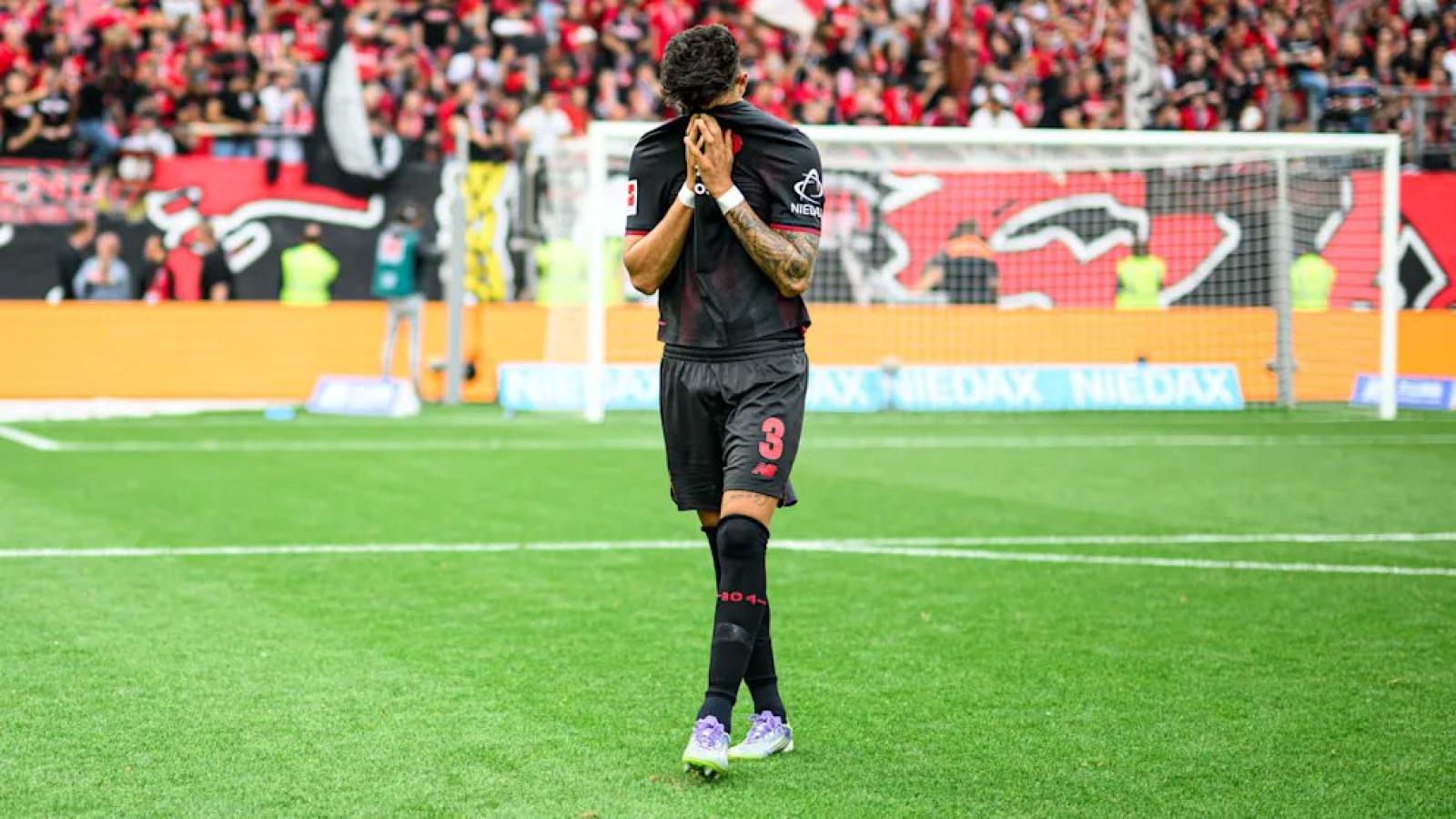 Imagen Llanto y ¿despedida de Hincapié de Leverkusen? El ecuatoriano tendría destino de Premier.