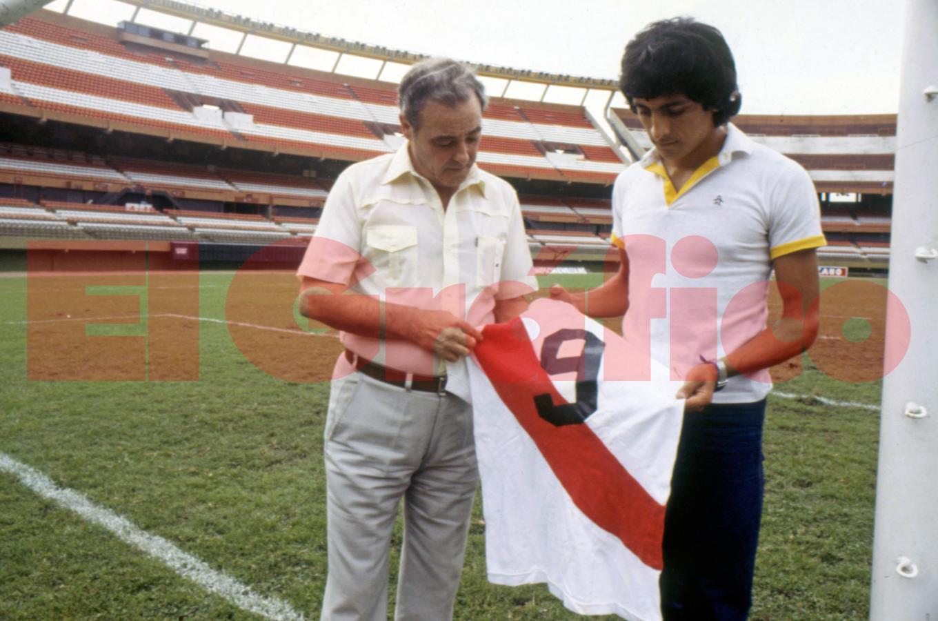 Imagen Ramón Díaz con Walter Gómez, en una producción de El Gráfico en 1980 