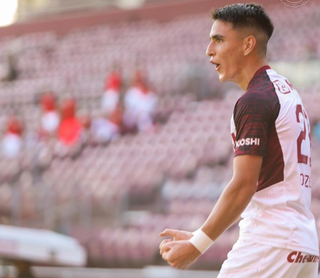 Orozco, en el día de su cumpleaños, celebra el primer tanto de Lanús.