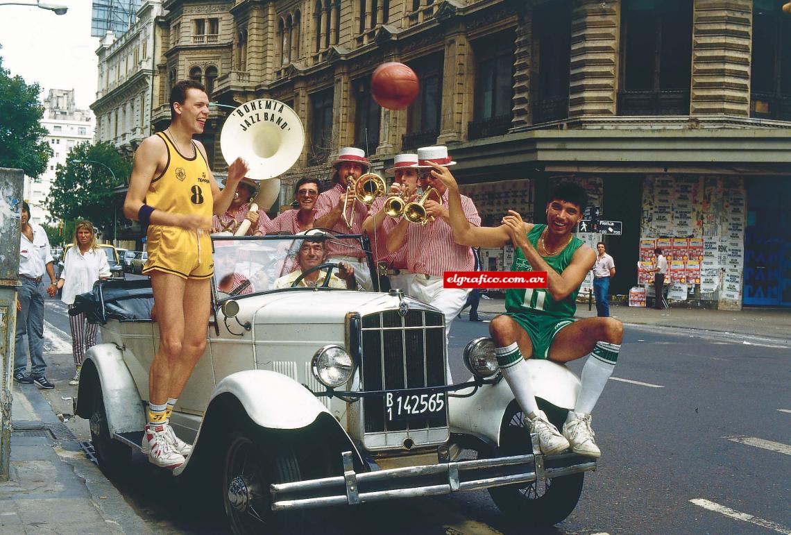 Imagen Final a toda orquesta en 1986: Hernán Montenegro (Olimpo) contra Miguel Cortijo. 