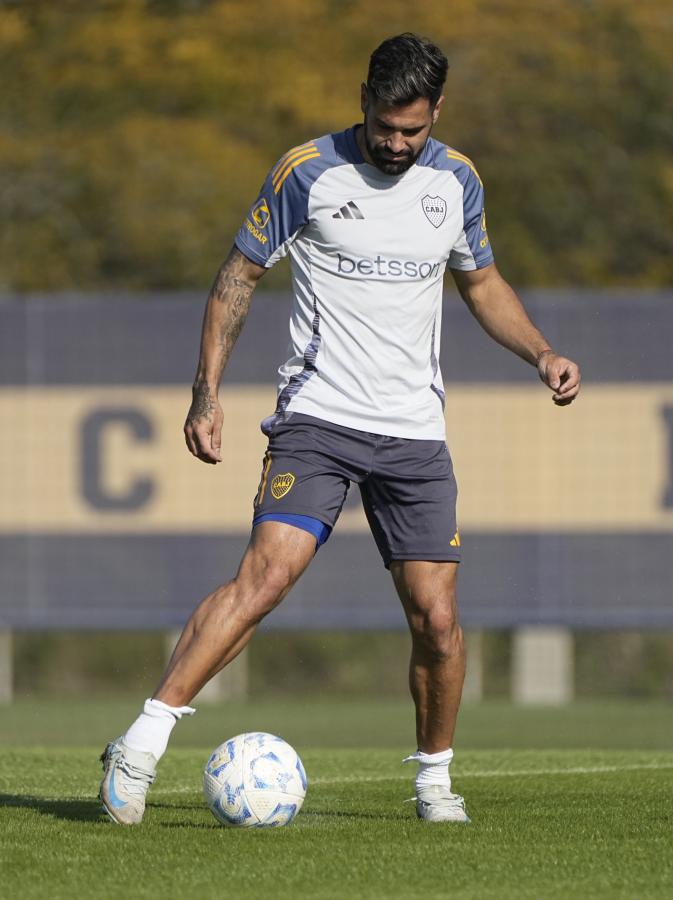 Imagen Giménez llega con los justo al Superclásico y sería suplente.
