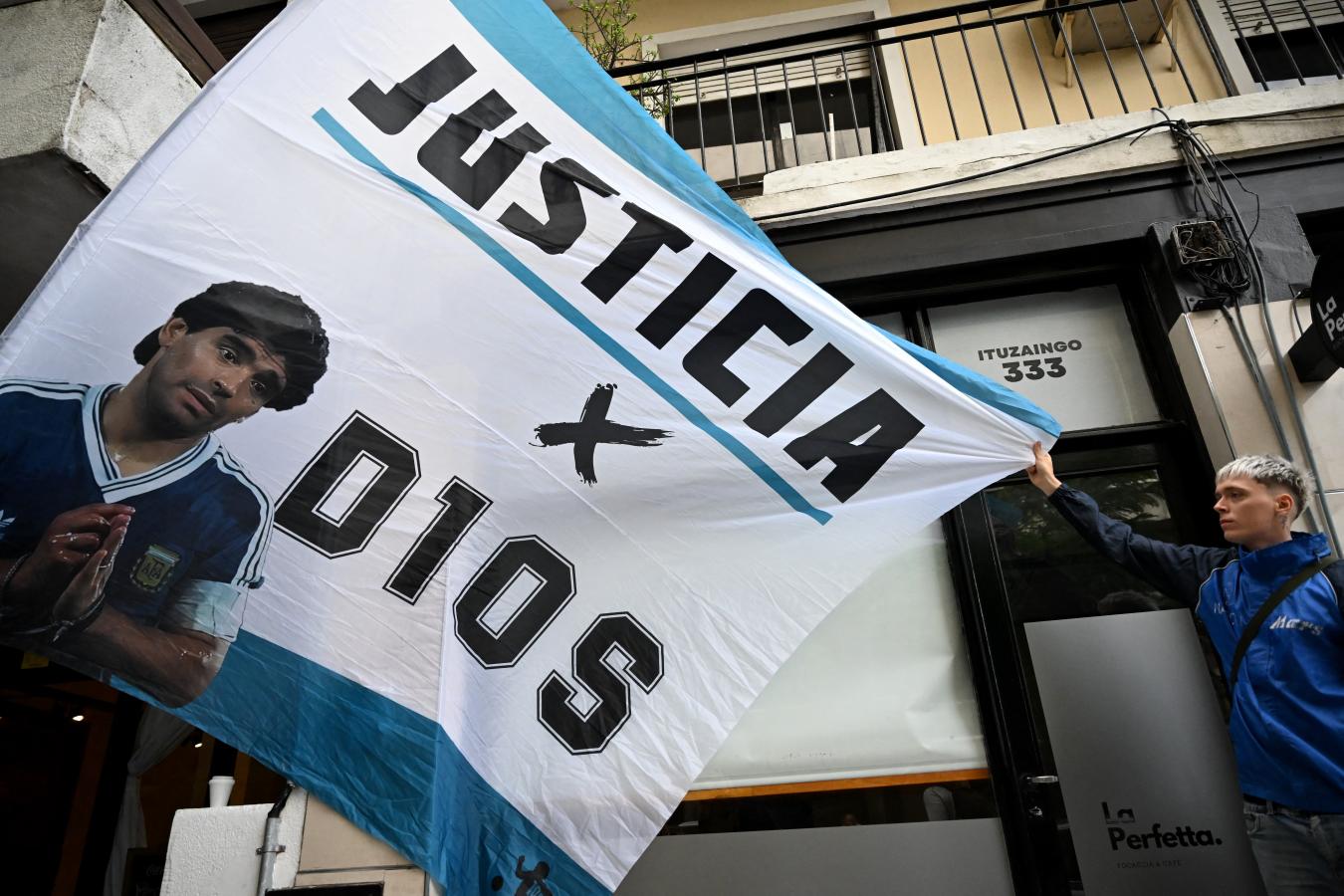 Imagen de El juicio por la muerte de Maradona - Día 1: "Un teatro del horror"