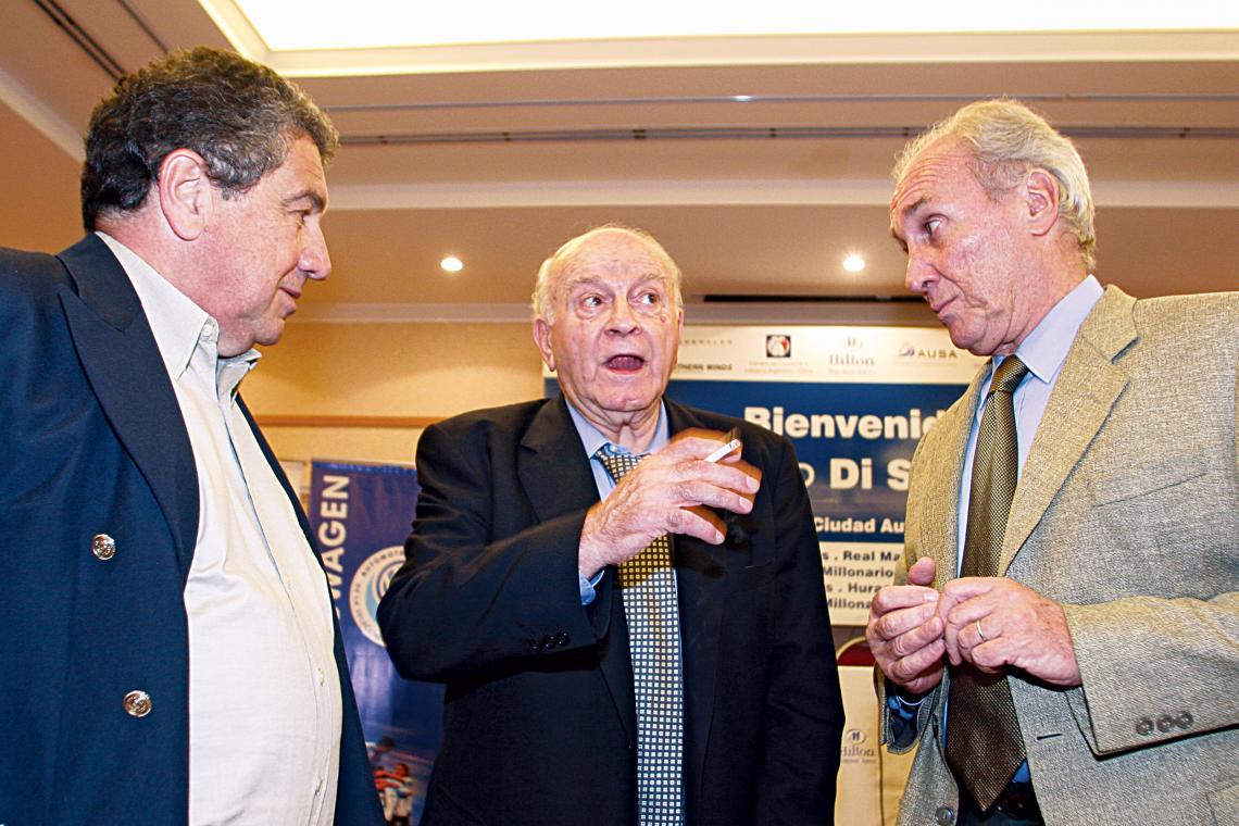 Imagen Carlos Poggi junto a Alfredo Di Stefano.