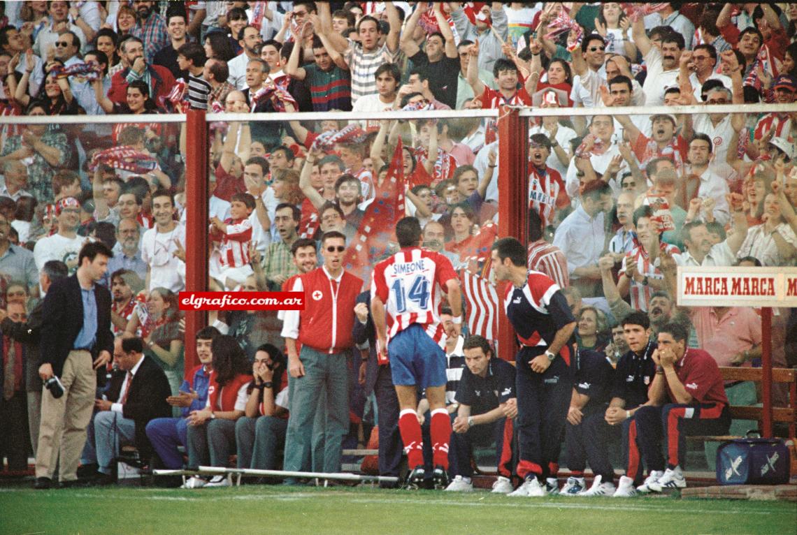 Imagen Simeone y Biagini fueron los argentinos que ganaron la última Liga que logró el Aleti.