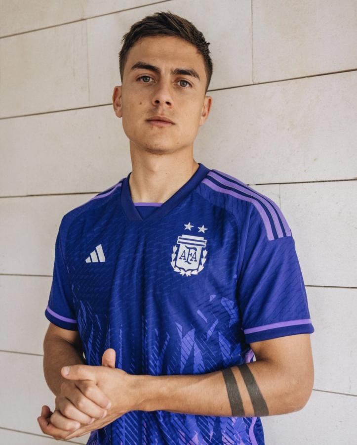 Imagen Dybala y la nueva camiseta de Argentina