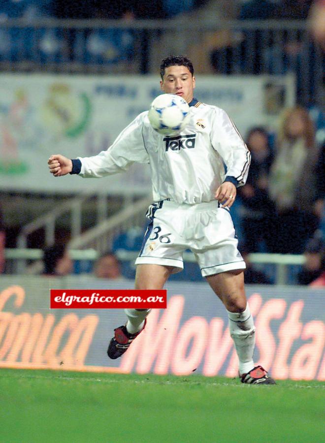 En el real madrid tuvo un paso fugaz, pero resonante. Jugó con Roberto Carlos y Cía.
