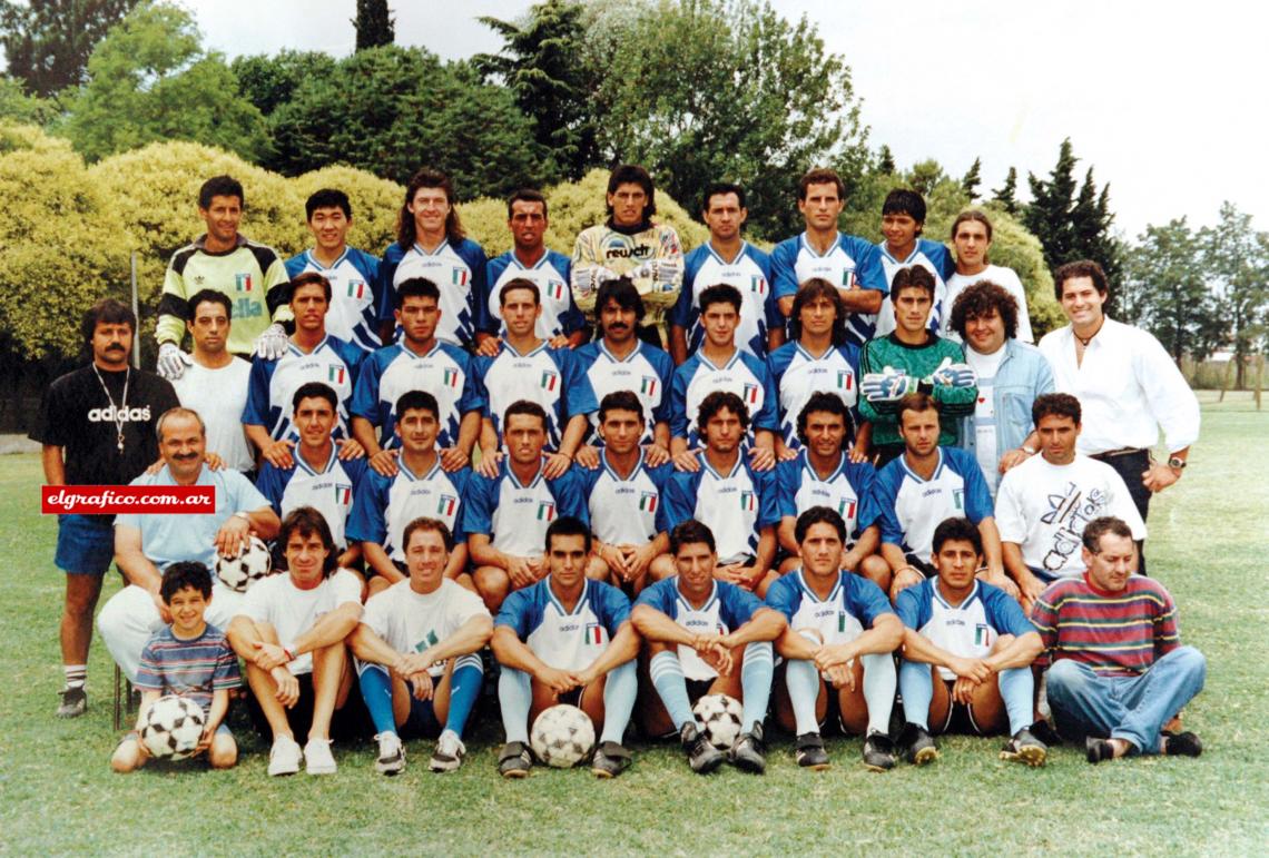 Imagen El bigotón. Con Italiano festejó en 1996. Primer título como entrenador.