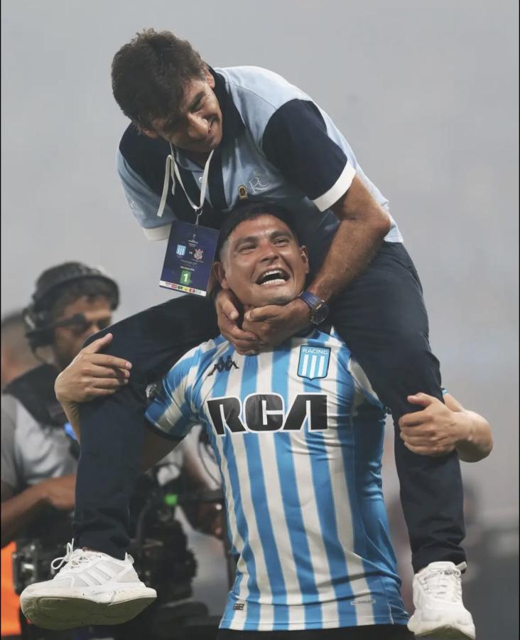 Imagen Costas, Salas y una historia que podría llegar a su fin en Racing.
