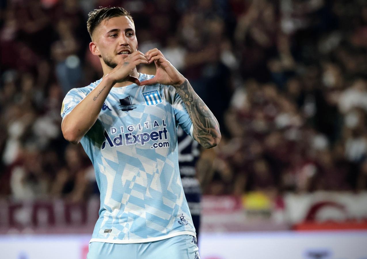 Imagen Gonzalo Piovi, el central zurdo que quiere Gago para Boca. Foto: Fotobaires