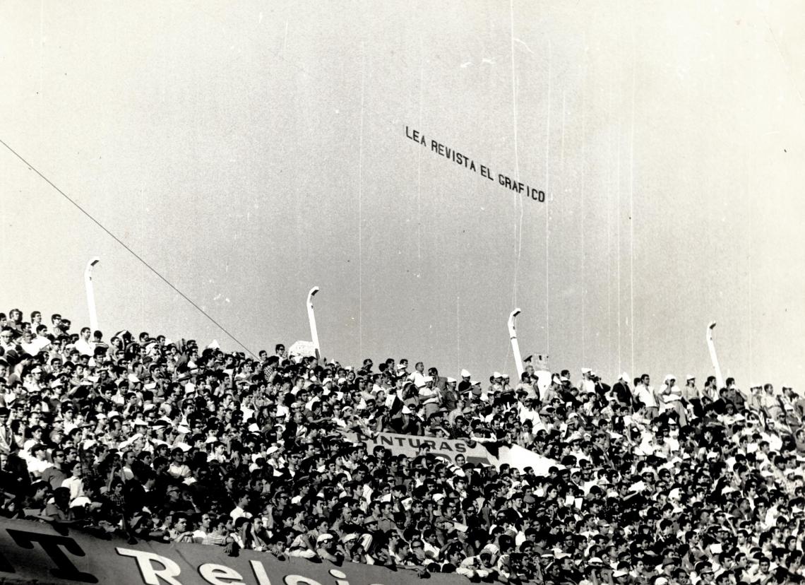 Imagen El avión de El Gráfico.