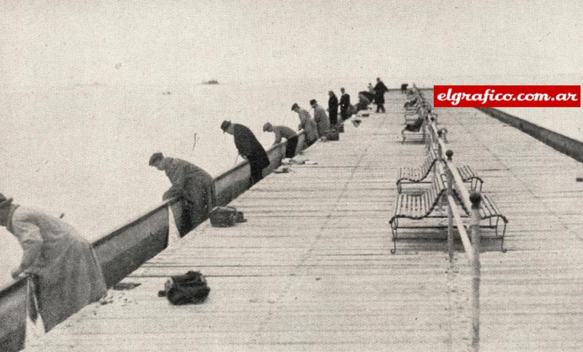 Imagen Vista parcial del nuevo muelle del Club de Pescadores, que está ubicado a los fondos de la calle Canning. Es una obra admirable y en la que no se escatimaron esfuerzos para brindarles comodidad a los pescadores.