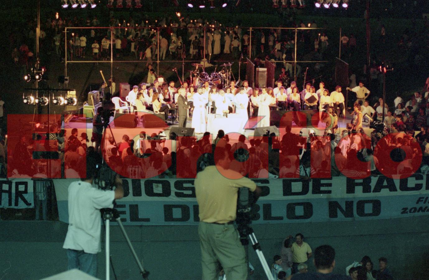 Show musical y multitud en el Cilindro