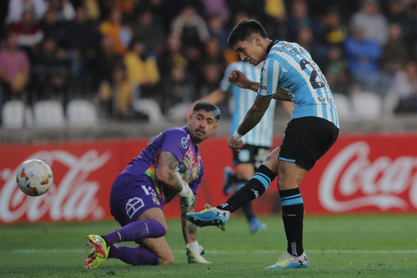 Imagen de Asistencia brillante de Almendra y definición de Solari para el gol de Racing