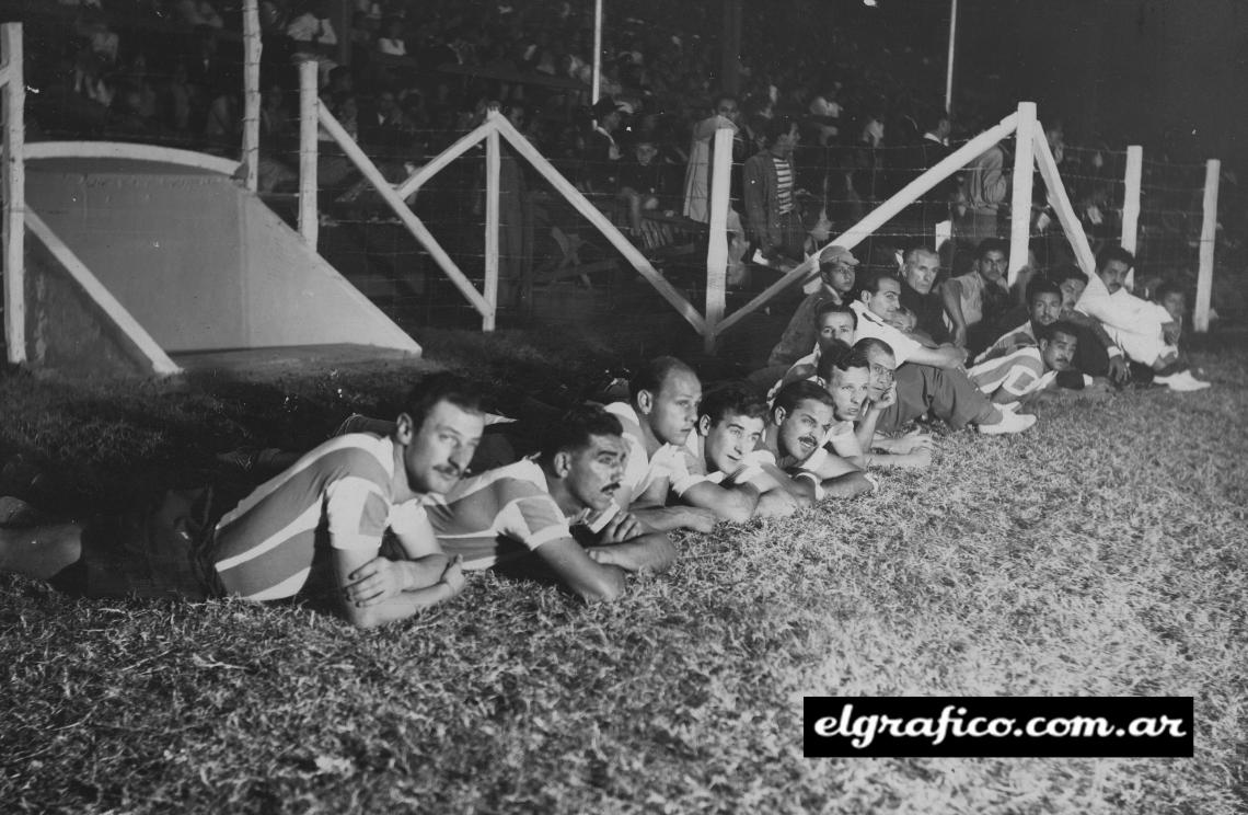 Imagen Boyé, Perucca, Pescia, Pontoni, Cozzi, Loustau, Sobrero, Sastre, Yacono, Stábile, Méndez y Colman. Sudamericano 1947.