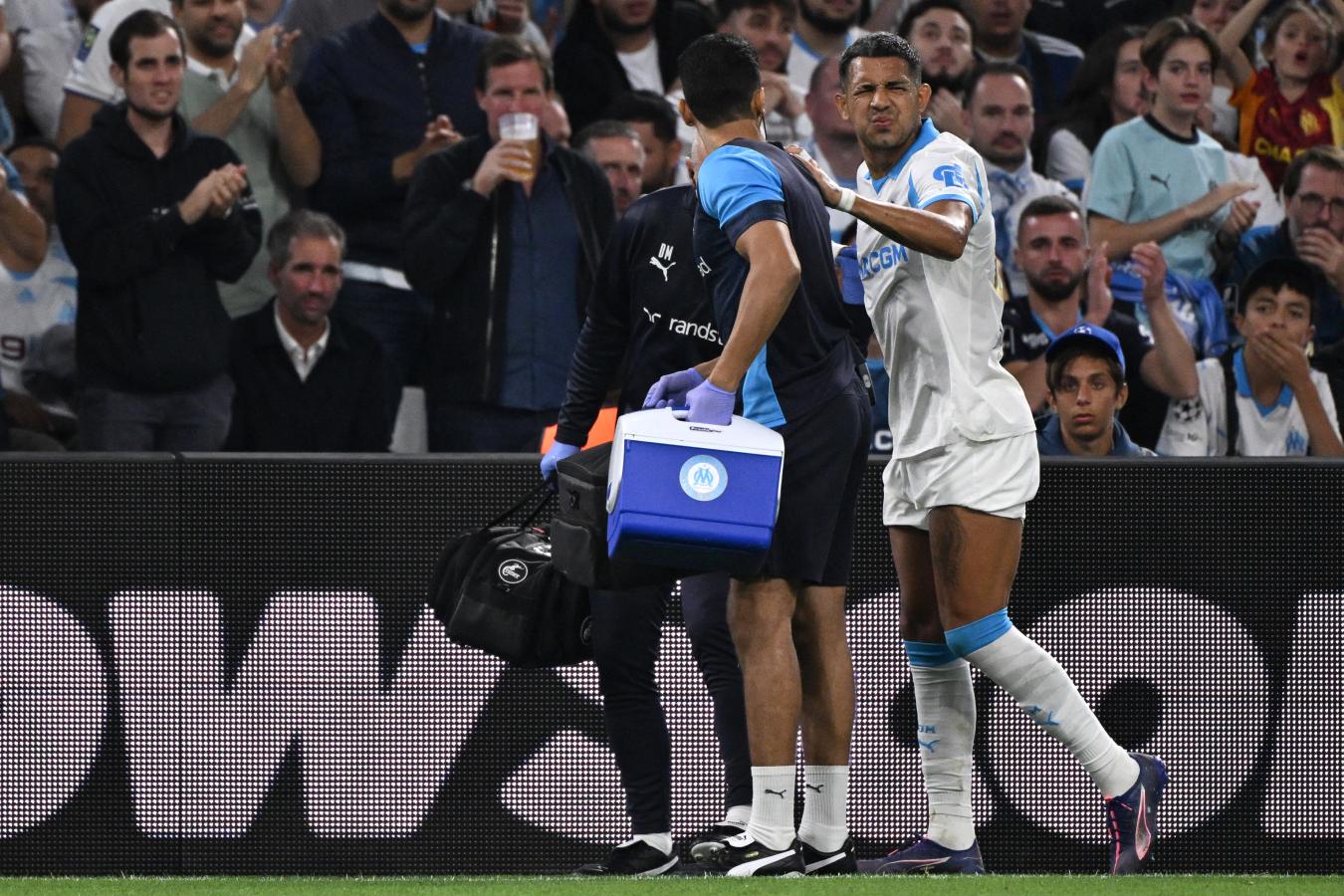 Imagen Facundo Medina, lesionado en el duelo de Champions (AFP).