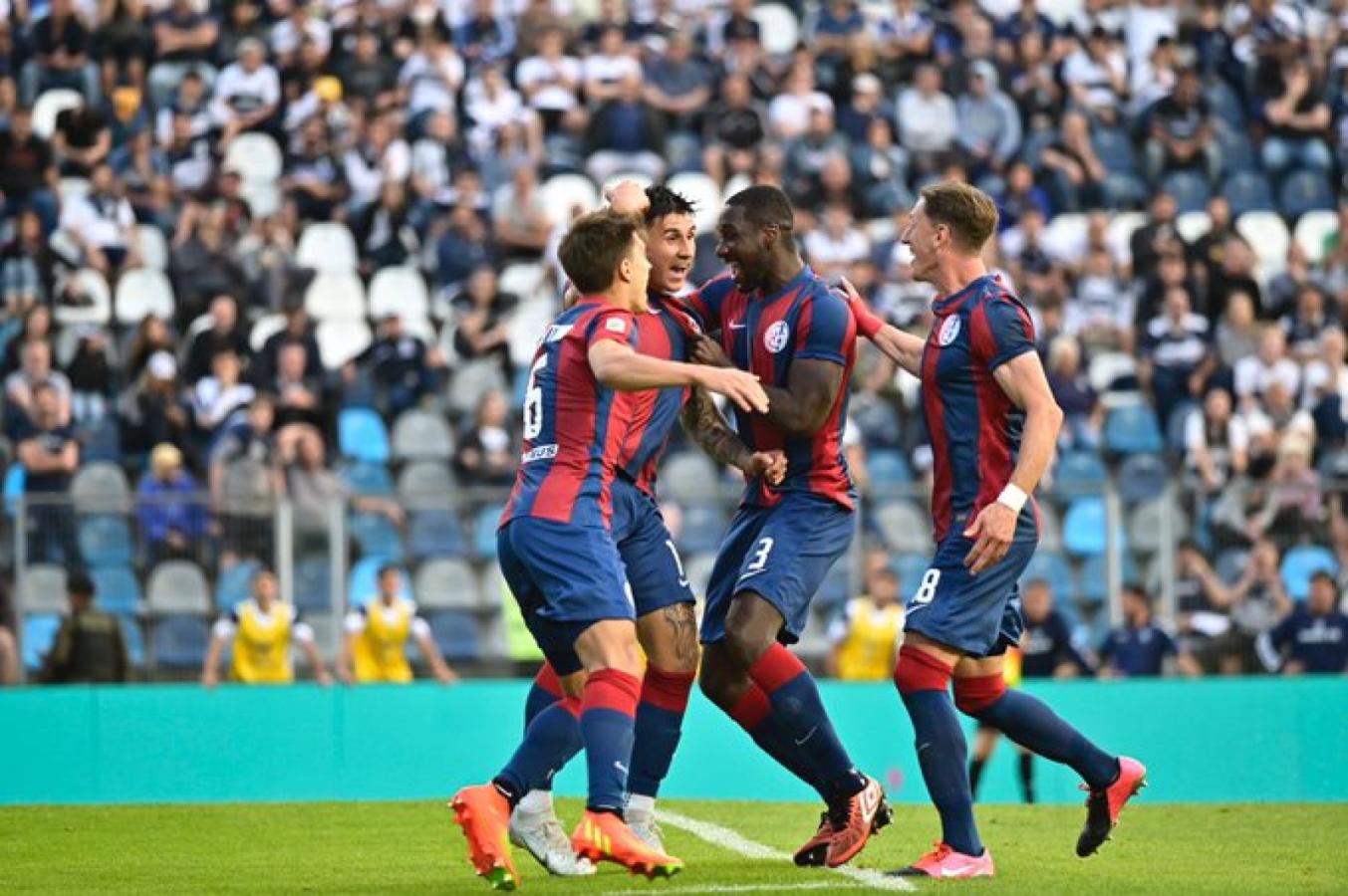 San Lorenzo sacó a Gimnasia de la lucha por el campeonato | El Gráfico