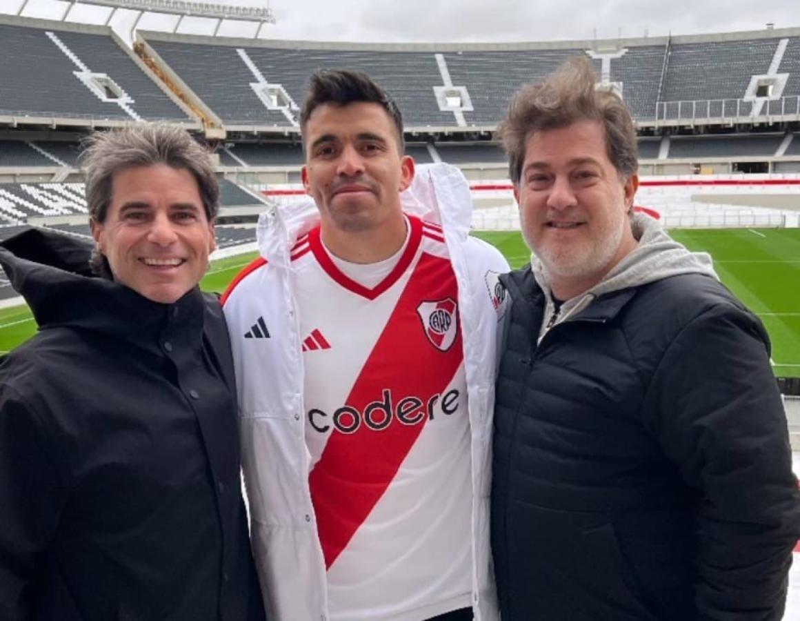 Imagen La primera foto de Marcos Acuña con la camiseta de River.