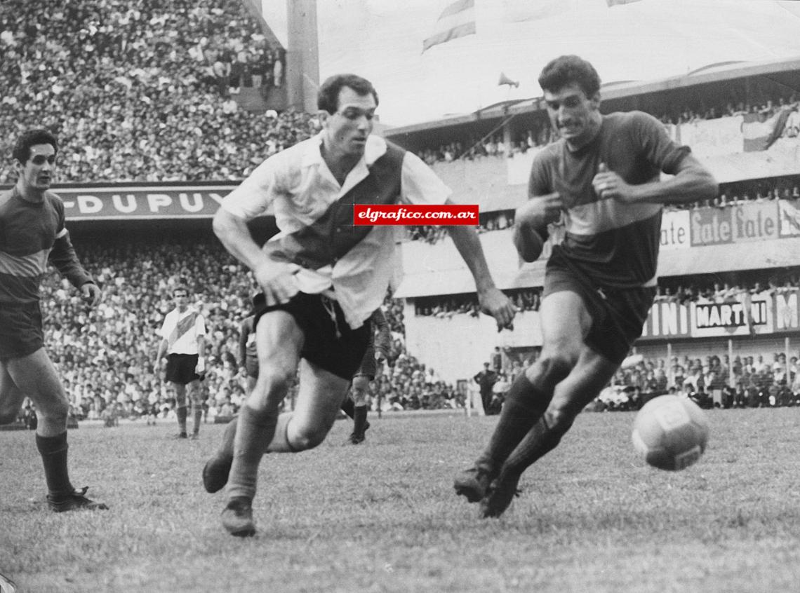 Superclásico disputado el 29-11-1954 en La Bombonera.