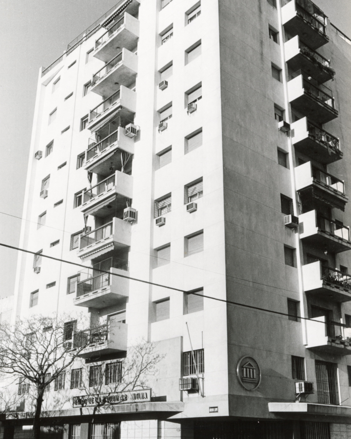 Imagen El frente del edificio de la calle Tilcara al 3000, donde vivía Rubén Suñé (Archivo Clarín).