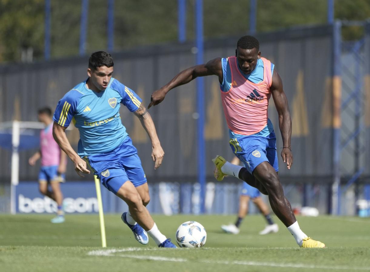 Imagen Luis Advíncula, una fija en el 11 de Boca.