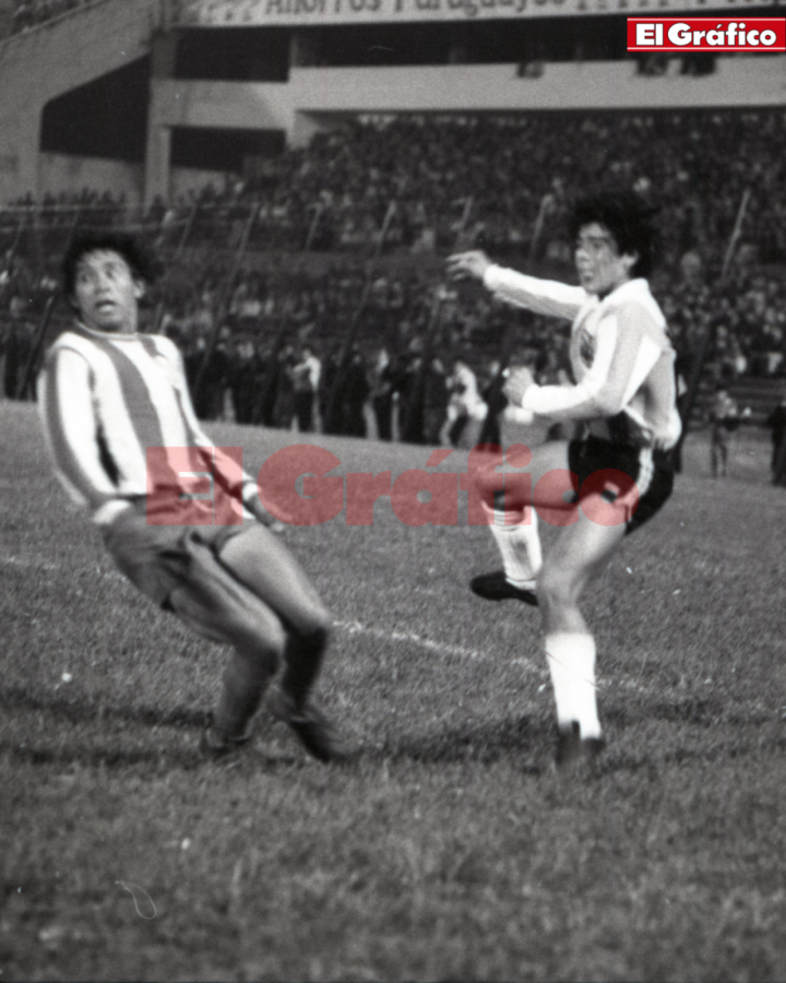 Imagen Una acción del 31 de agosto de 1977: el debut de Diego con la 10 de la Selección