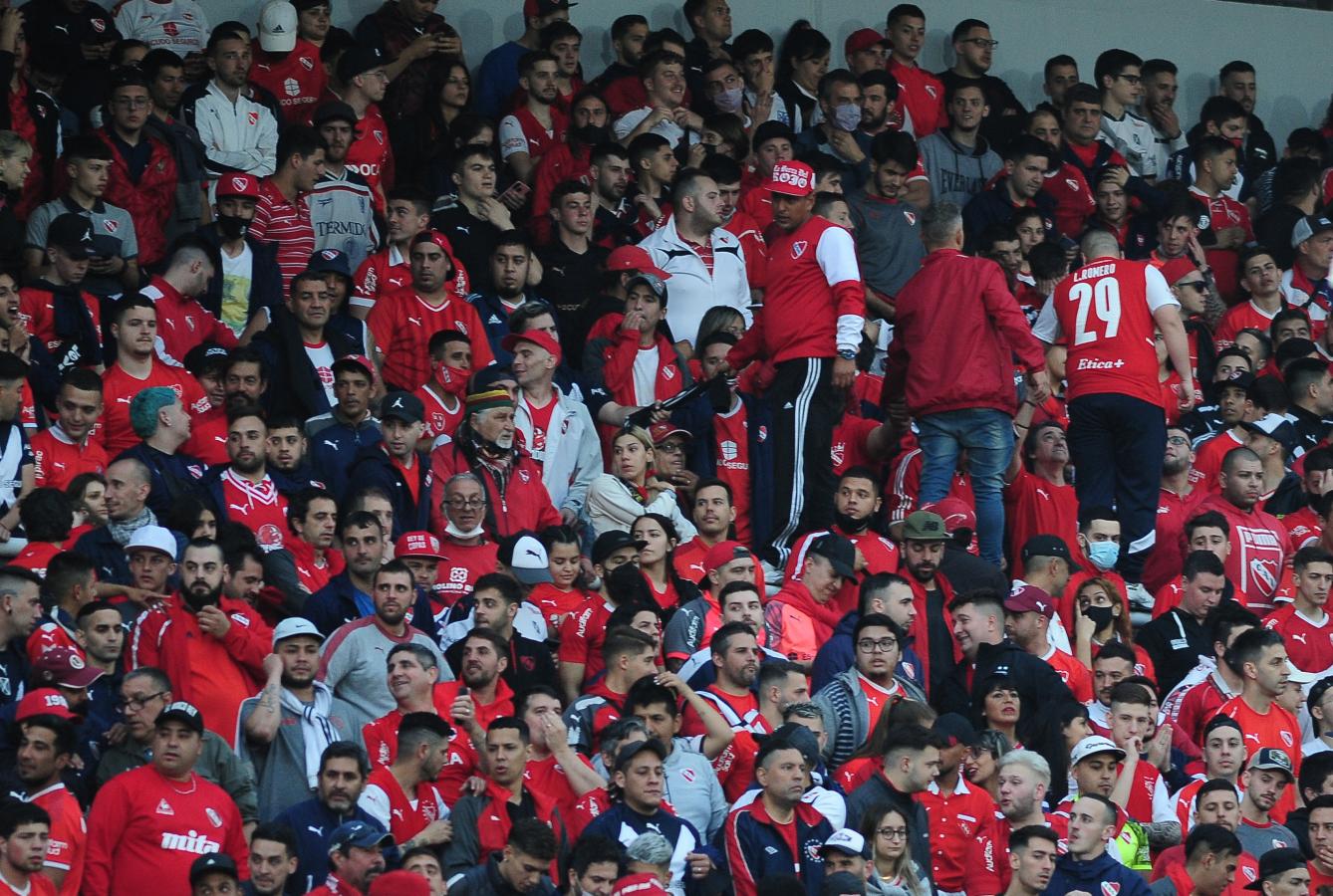 Imagen La barra de Independiente, ausente en el empate 1-1 contra Gimnasia (FOTOBAIRES)