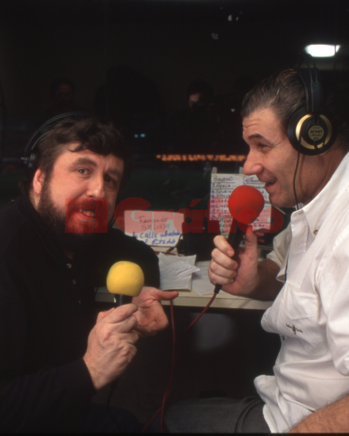Imagen Alejandro Apo y Víctor Hugo Morales, en plena trasmisión deportiva.