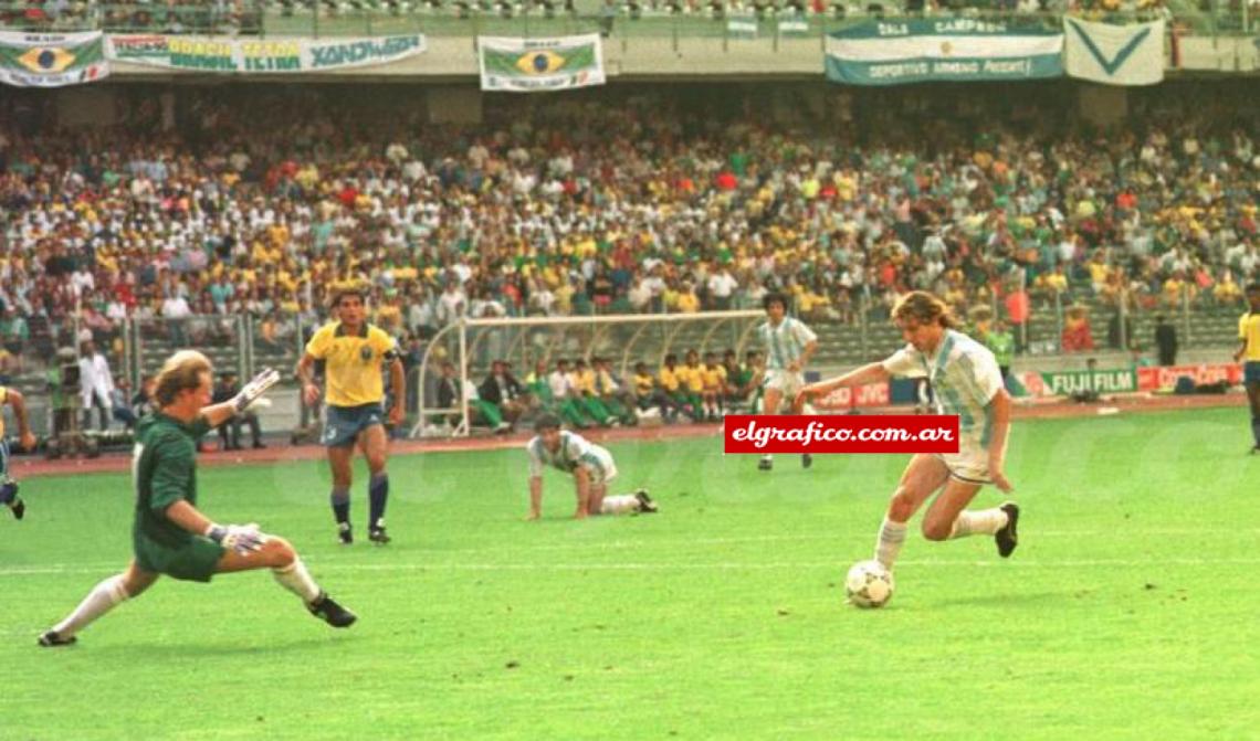 Imagen Claudio Paul Caniggia definió como lo reclamaba la situación, ese 'ahora o nunca" que Diego le transmitía con su espléndida habilitación.