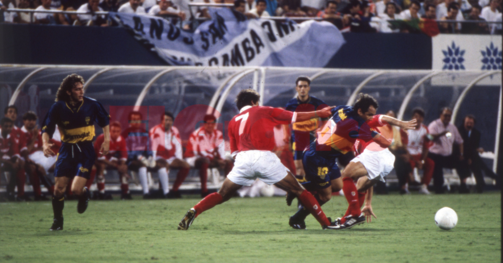 Imagen Manteca Martínez y Alberto Marcico en el Boca-Benfica de agosto de 1995