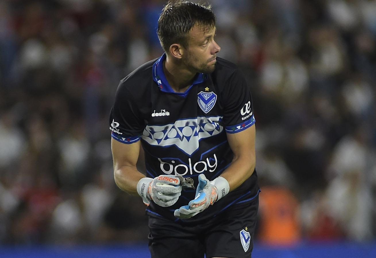 Imagen Leo Burián estuvo 2 semanas sin entrenarse en Vélez y no se sabía nada de él.