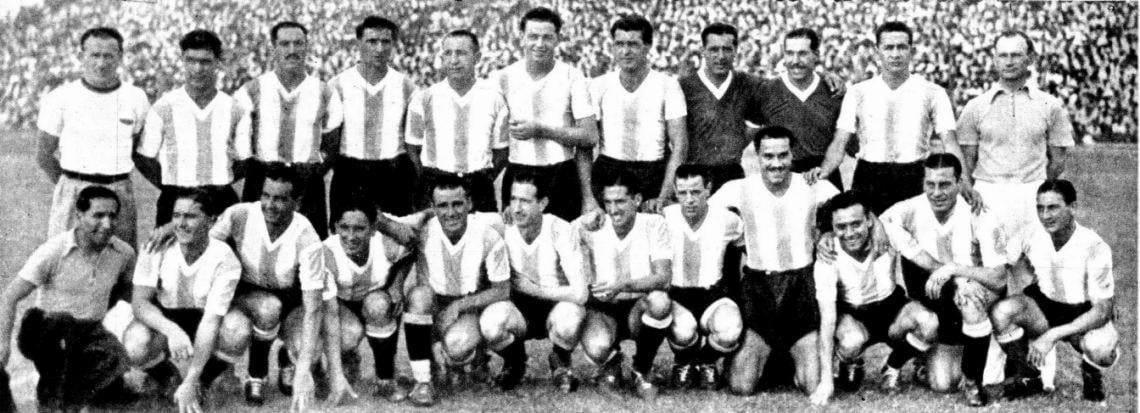 Imagen Parados: Stábile, Víciela, Esperón, Salomón, Minella, Gilli, Coletta, Gualco, Estrada, Alberti y "Chichilo" Sola. Agachados: Gayol, Belén, Marvezzy, Alarcón, Arrieta, Sanz, Sastre, un servidor, Arregui, Sbarra y Batagliero.