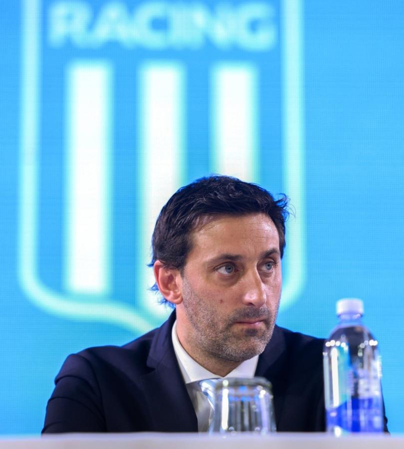 Imagen Diego Milito sabe que Racing deberá reforzarse si se llega a ir Salas a River.
