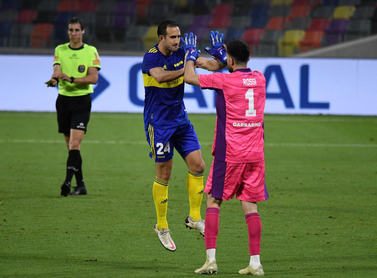 Imagen Rossi e Izquierdoz están en condiciones de reaparecer en Boca (FOTOBAIRES)