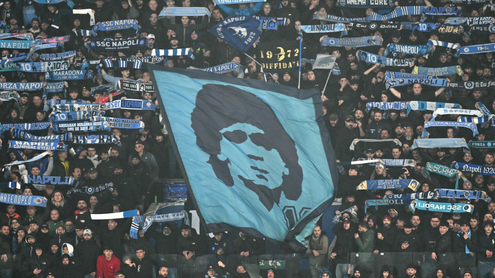 Imagen de Emotivo homenaje de Napoli a Maradona en el quinto aniversario de su muerte