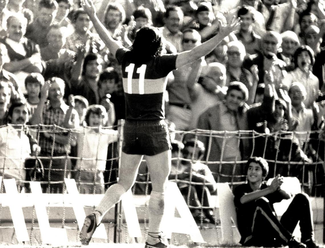 Imagen Saldaño festeja el segundo gol del Boca - All Boys de mayo de 1978. En Boca jugó solamente ese año. También paso por Belgrano, Rosario Central, y Huracán,