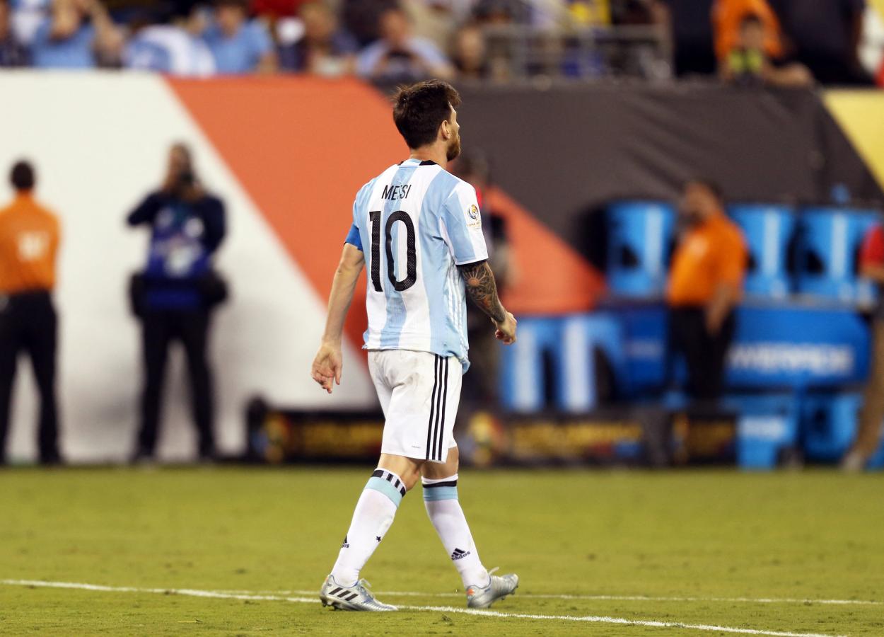 Imagen El recuerdo más significativo del Metlife Stadium: el penal errado de Messi y la derrota con Chile.