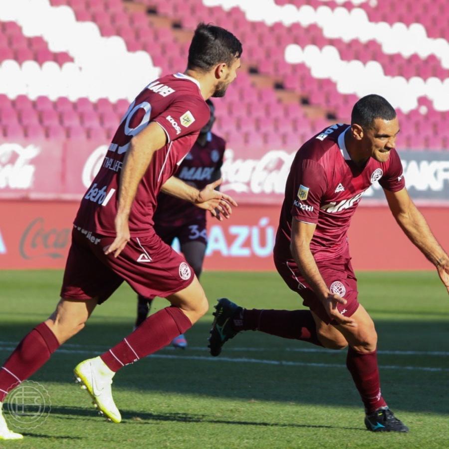 Imagen El festejo de gol de José Sand, que significó la apertura del marcador. El Pepe lidera la tabla de artilleros con 5 tantos. Foto: @clublanus