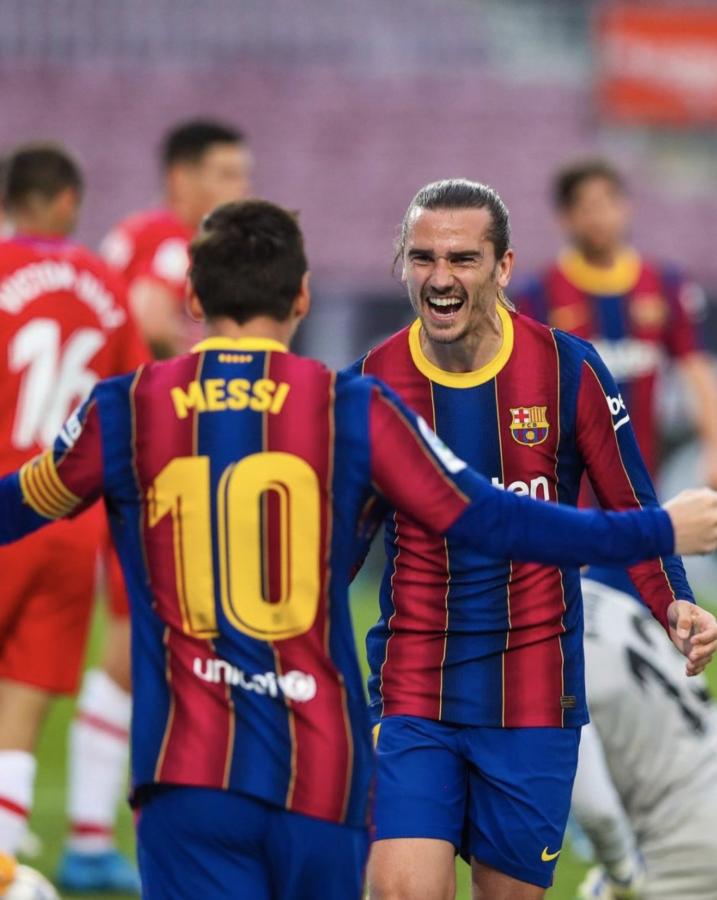 Imagen La sociedad del gol en Barcelona. Después de una pared entre Messi y Griezmann llegó la apertura del marcador.
