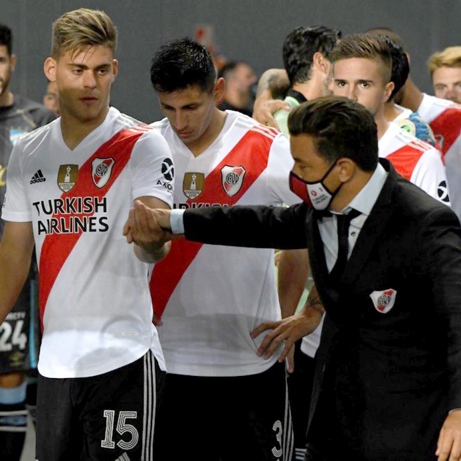 Imagen Gallardo y el último aliento a Girotti, previo al duelo ante Atlético Tucumán, por Copa Argentina. Mañana volverá a ser titular.