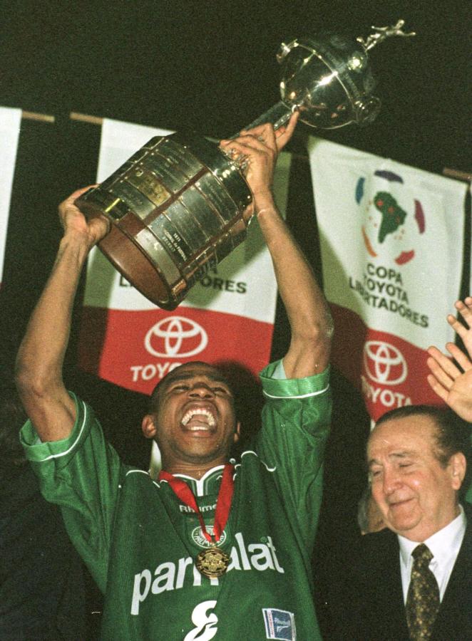 Imagen En 1999, Palmeiras conquistó su primera Copa Libertadore con Scolari como entrenador (VANDERLEI ALMEIDA / AFP)