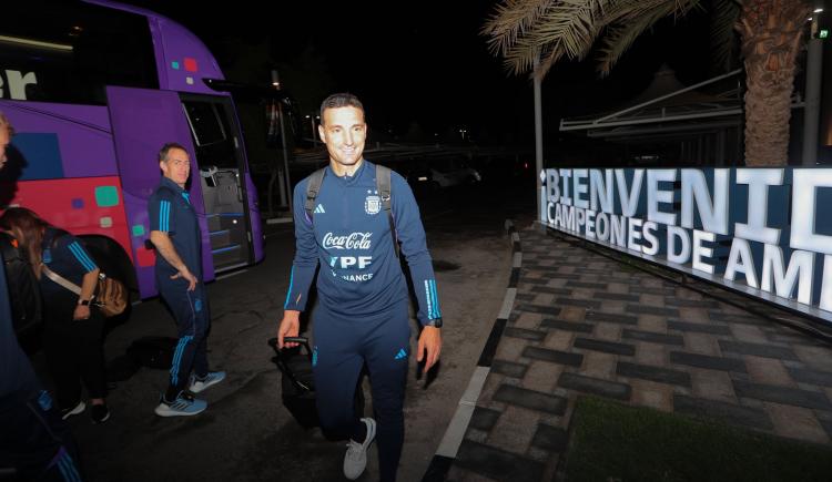 Imagen de Scaloni y Tapia comandan parte de la delegación que ya está en Qatar