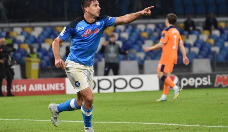 Imagen de Doblete de Gio Simeone en la goleada del Napoli