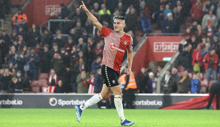 Imagen de Carlos Alcaraz protagonizó un blooper, marcó un gol y pidió perdón