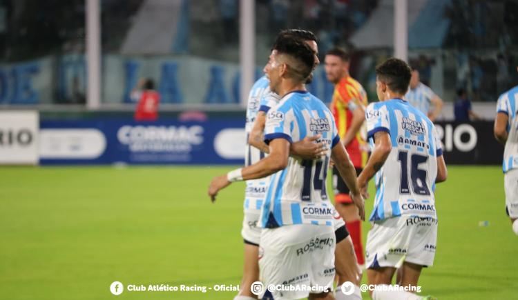 Imagen de Olimpo y Racing de Córdoba mandan en el Torneo Federal