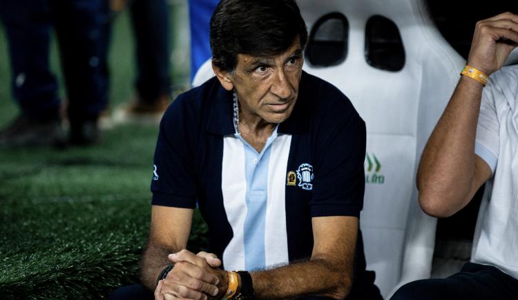Imagen de Gustavo Costas y una sensible baja para recibir a Banfield