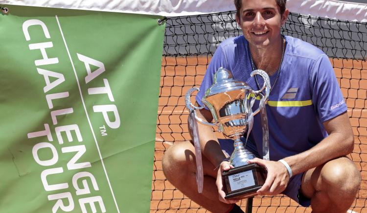 Imagen de MUNDO CHALLENGER: SANTIAGO RODRÍGUEZ TAVERNA INAUGURÓ LAS VITRINAS EN 2022