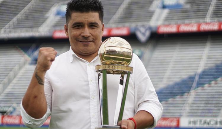 Imagen de El Turco Asad se postuló para dirigir a Vélez y criticó a Gustavo Quinteros