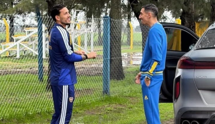 Imagen de Leandro Paredes y Ángel Di María, cruce de campeones en Rosario